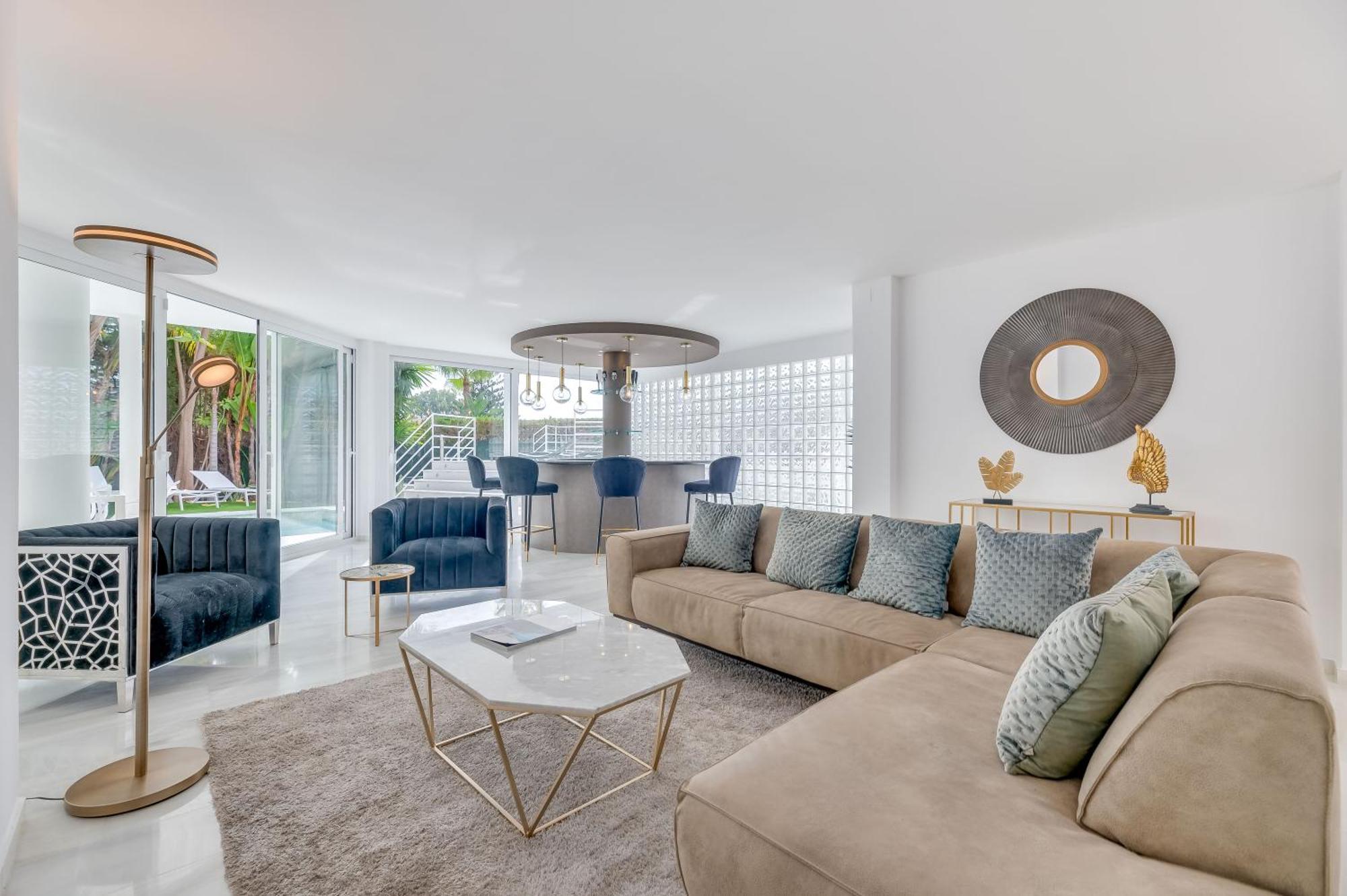 Tropical 4 Bdrm In Prime Location W Jacuzzi Apartamento