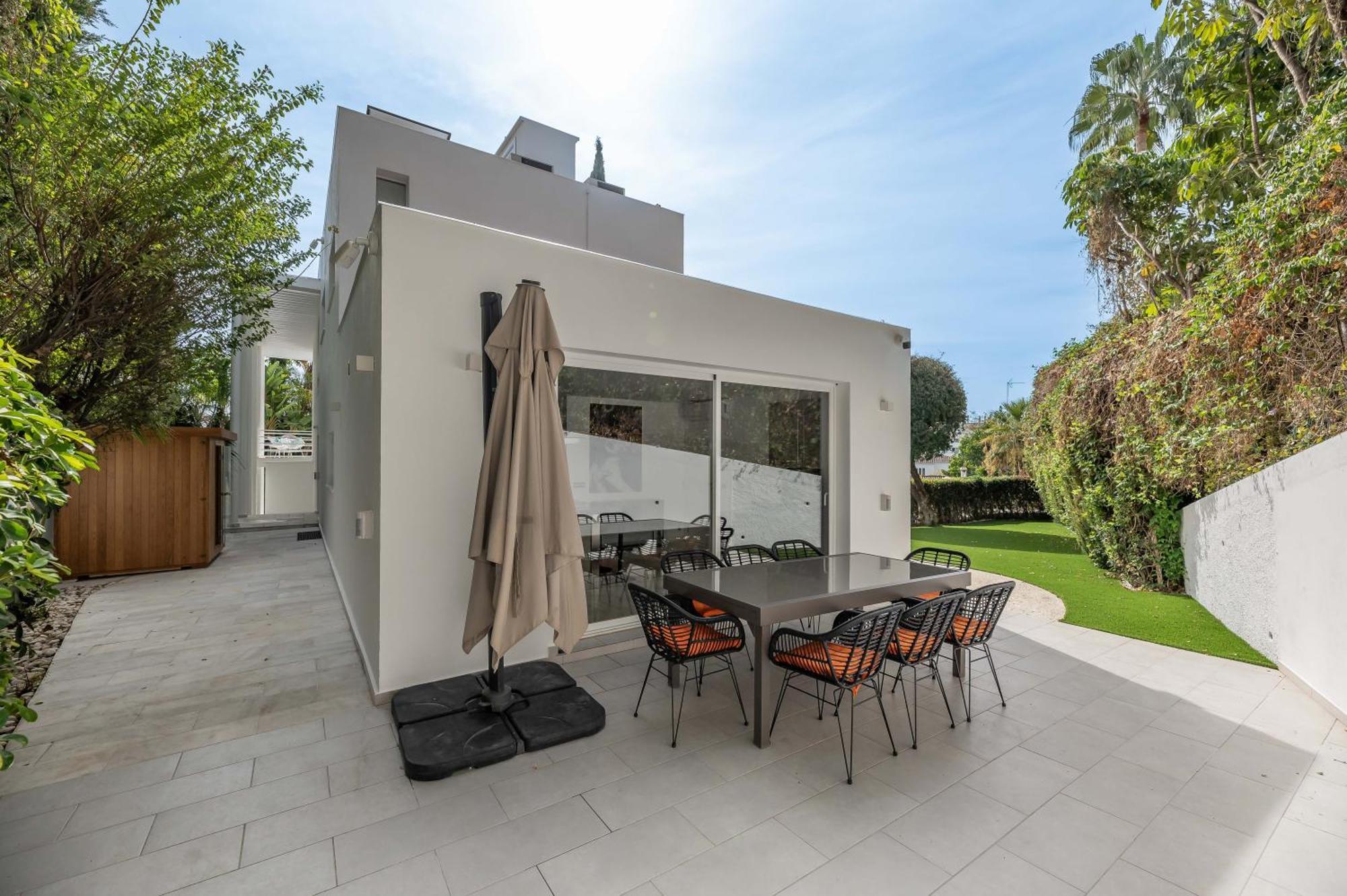 Tropical 4 Bdrm In Prime Location W Jacuzzi Apartamento Marbella