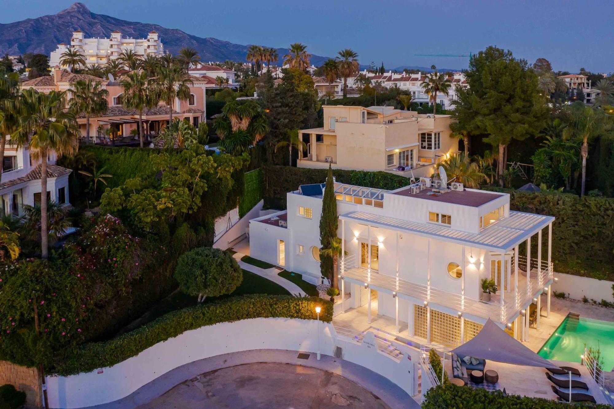 Apartamento Tropical 4 Bdrm In Prime Location W Jacuzzi Marbella